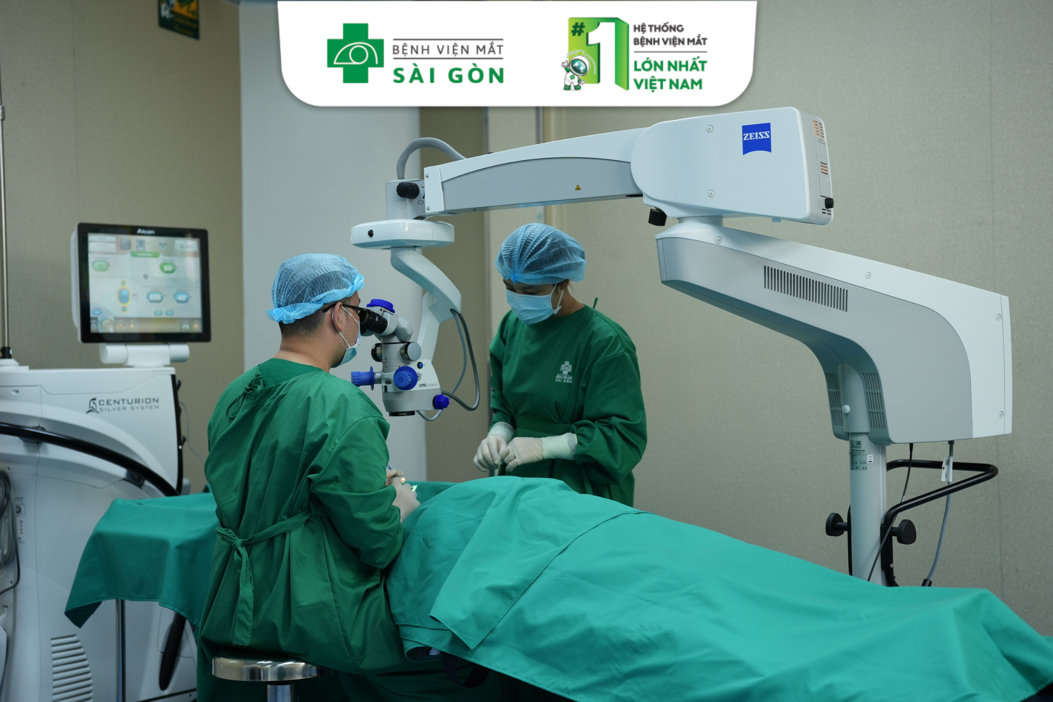 ảnh phẫu thuật đục thủy tinh thể